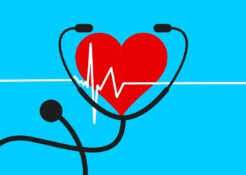 Corazón dibujado con linea de pulso