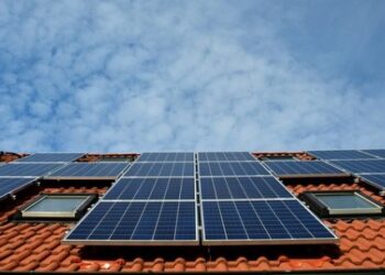 Placas solares en fachada