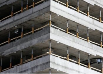 Pavistamp: ¿por qué elegir cemento para construcciones y reformas?