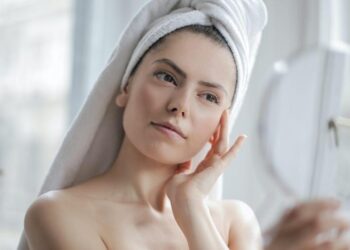 Cómo reducir las manchas en la piel con remedios naturales