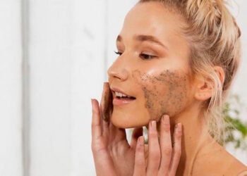 ¿Qué es la exfoliación suave y cuáles son sus beneficios para la piel?