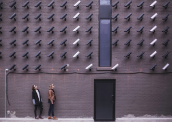 Qué es un sistema CCTV: visión remota y grabación