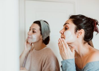10 Pasos Esenciales para el Cuidado Facial en tu Rutina Diaria