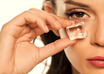 Elimina tus ojeras en casa con estos sencillos tips de belleza