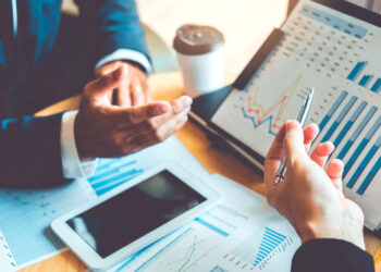El impacto de la política en la economía: ¿cómo afecta a los mercados?