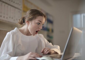 Las 10 Mejores Plataformas para Ganar Dinero por Internet en 2022