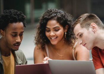 Las 10 Mejores Plataformas para Vender Arte Online: Guía 2022