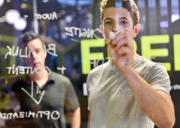 Las 10 mejores plataformas para marketing digital que debes conocer en 2021
