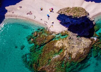 Descubre las Mejores Playas de Andalucía: Paraísos Costeros para Todos los Gustos