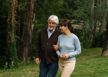 Cuidadoras internas y la importancia real de los cuidados para ancianos