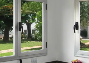 ¿Es rentable invertir en carpintería de aluminio? Comparativa a largo plazo