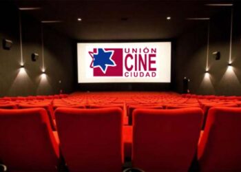 Redefiniendo el cine en Sevilla: renovación, tecnología y experiencia