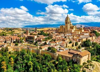 Más allá del Acueducto: Rincones mágicos y gratuitos para descubrir la Segovia más auténtica