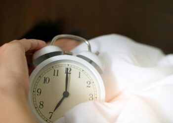 Sueño dormitorio cama descanso noche bienestar salud calidad