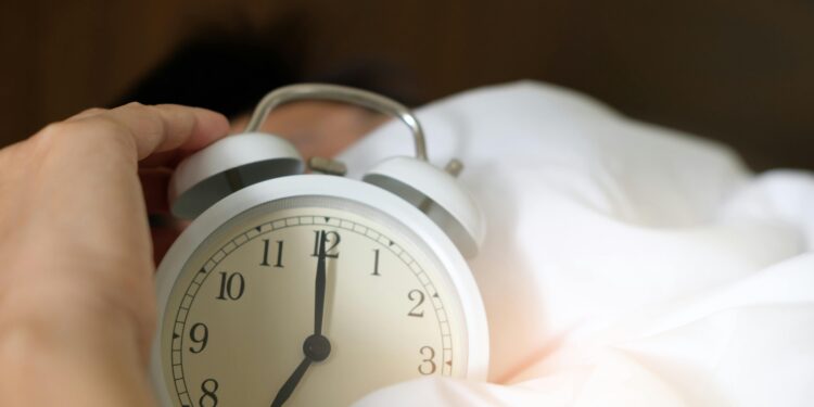 Sueño dormitorio cama descanso noche bienestar salud calidad