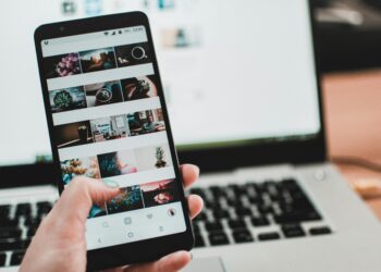 Tecnología smartphone aplicaciones móvil pantalla digital innovación