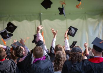 Educación universitaria estudiantes campus formación futuro académico
