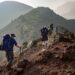 Viaje mochila aventura turismo naturaleza montaña exploración