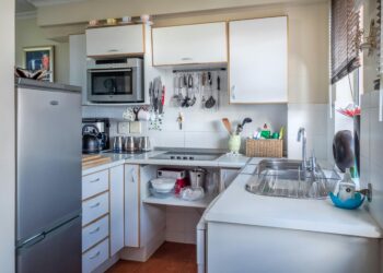 Cocina organizada ordenada hogar almacenamiento espacio práctico
