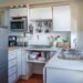 Cocina organizada ordenada hogar almacenamiento espacio práctico