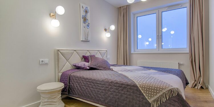 Dormitorio ordenado decoración hogar descanso cama habitación minimalista