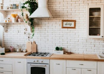 Cocina moderna ordenada organizada hogar limpieza hábitos
