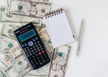 Finanzas personales ahorro dinero presupuesto economía doméstica