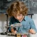 Niños estudiando educación escuela aprendizaje futuro