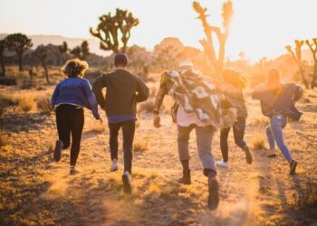 Planes de fin de semana con amigos que incluyen adrenalina y buena mesa