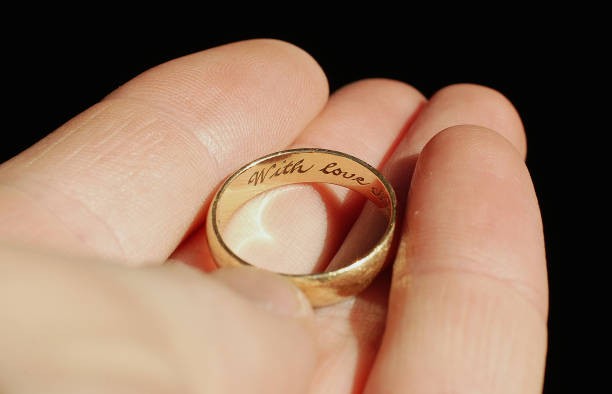 Joyas grabadas: ideas y consejos para elegir la joya perfecta en Mercimaman Boutique