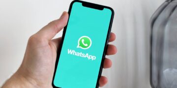 ¿Cómo gestionar las incidencias de los vecinos por WhatsApp sin saturar el despacho?