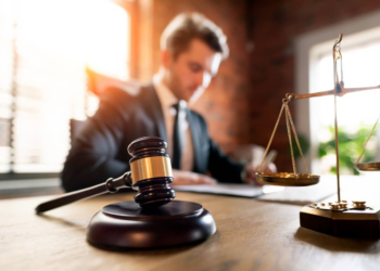 Los mejores abogados en Sevilla: cómo elegir al equipo ideal para defender tus derechos
